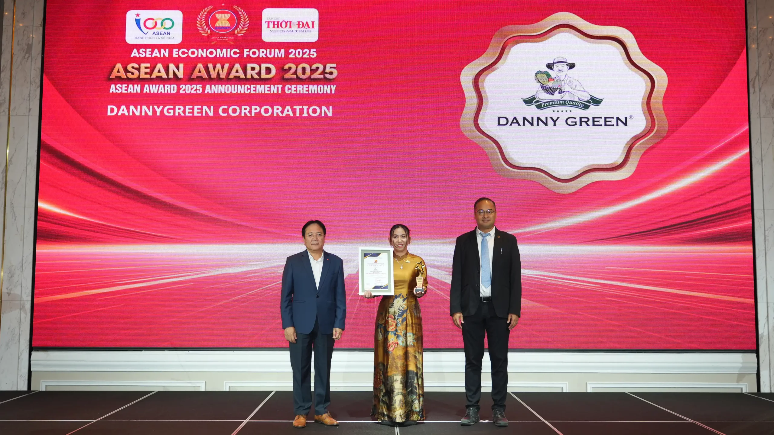 DANNYGREEN VINH DỰ NHẬN GIẢI THƯỞNG TOP 10 SẢN PHẨM DỊCH VỤ CHẤT LƯỢNG XANH ASEAN 2025